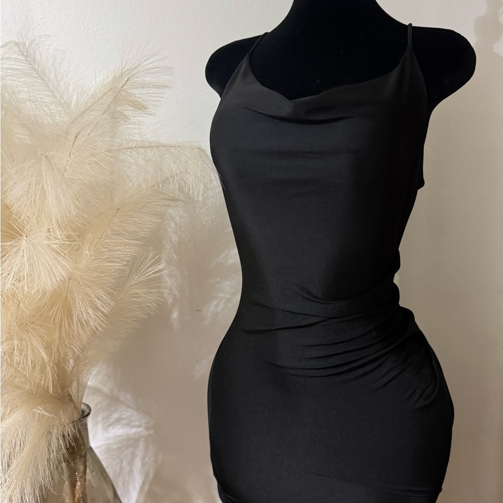 Elegant Black Sleeveless Dress